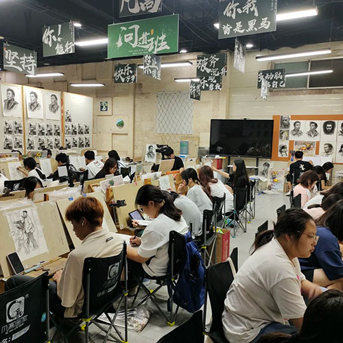 开封凡高画室美术集训问道班学生课堂