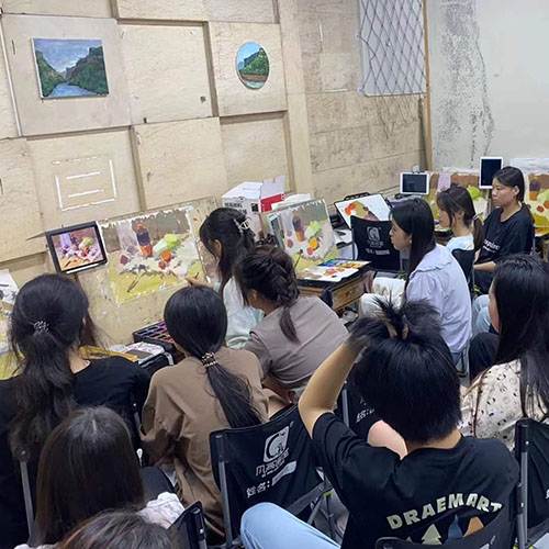 开封凡高画室美术集训班色彩课堂
