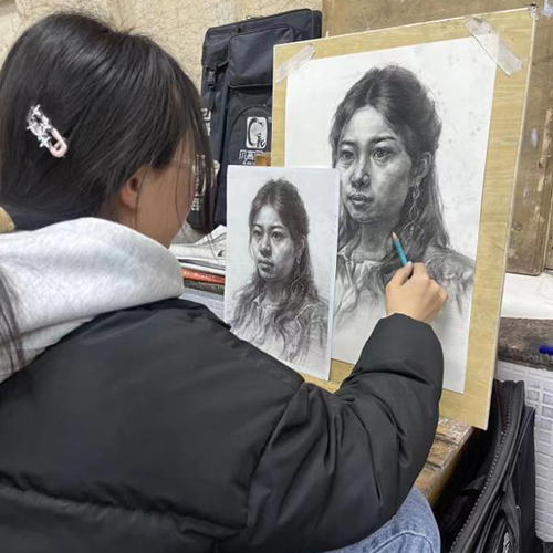 开封凡高画室美术集训论道班学生